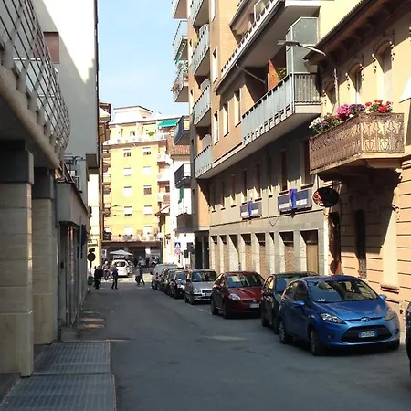 Al Centro Di *